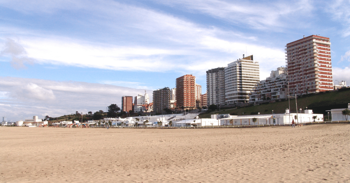 Mar del Plata, paquete turístico, vacaciones en la playa, deportes acuáticos, vida nocturna, turismo en Argentina