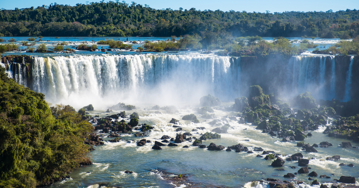 Cataratas del Iguazú, Parque Nacional Iguazú, Naturaleza en Argentina, Viajes a Argentina, Aventuras en la Selva, Vacaciones en las Cataratas del Iguazú, Ofertas de Viaje, Vacanza Turismo.